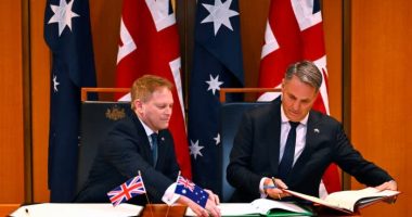 Australia and Britain sign defence pact in face of rising Chinese power
