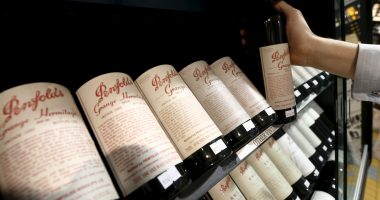 China lifts steep Australian wine tariffs as relations improve | Business and Economy News