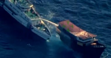 Chinese coast guard ship blasts water cannon at Philippine vessel | South China Sea