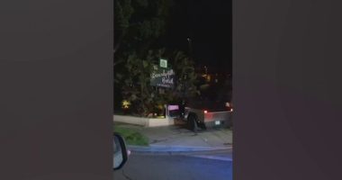 Cybertruck crashes into Beverly Hills Hotel sign