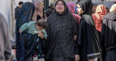 Israel raids Gaza’s largest hospital