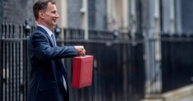 Jeremy Hunt unveils £10bn national insurance cut in pre-election Budget