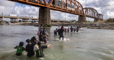 Mexico says it won't accept repatriation of citizens from Texas