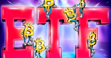 Spot Bitcoin ETFs suffer third straight day of net outflows, $261M bled