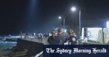 Swimmer missing at Sydney beach
