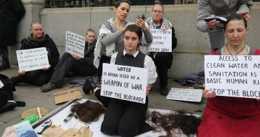 Women shave their heads in Gaza protest outside UK parliament | Gaza