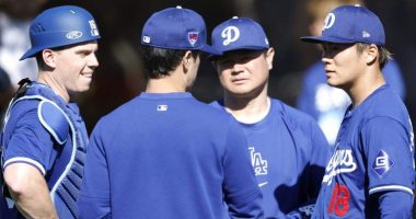 Dodgers RHP Yoshinobu Yamamoto (right) struggled in his 2024 debut.