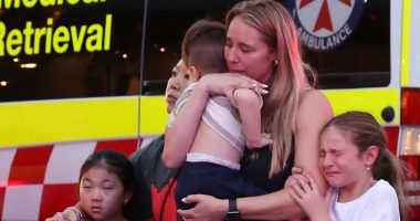 Female cop fatally guns down dead knifeman who stabbed 6 bystanders to death at busy shopping center in Australia