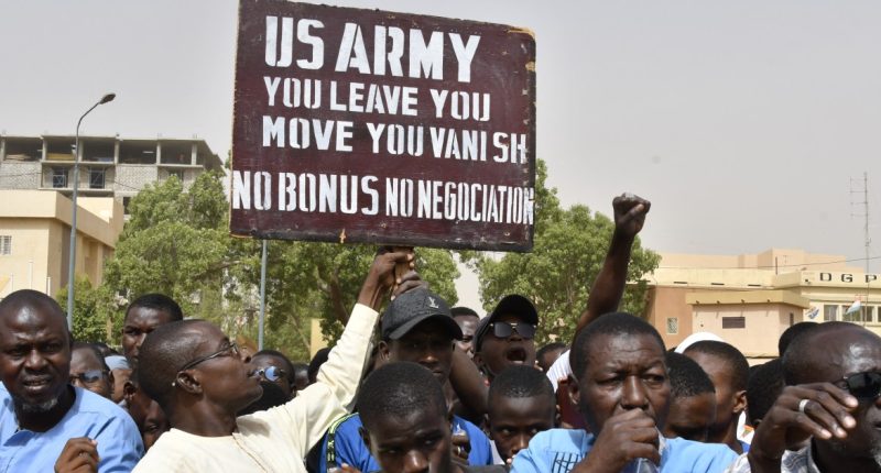 Hundreds protest in Niger demanding departure of US troops | Protests News