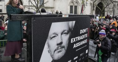 Julian Assange: UK court to rule whether WikiLeaks founder can challenge US extradition