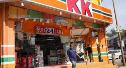 Malaysian convenience store owners charged over 'Allah' socks that angered Muslims