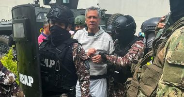 Mexico cuts ties with Ecuador after police raid embassy