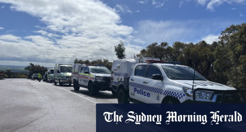 Police search for man who arrived in ‘unknown vessel’ in WA