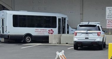 Shuttle bus plows into group near Honolulu pier leaving 1 dead