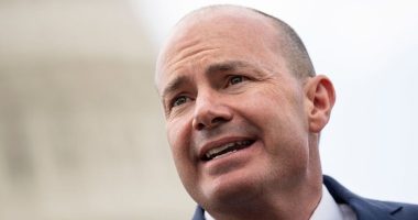 Mike Lee hammers 'Uniparty' with haikus