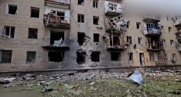 Russian airstrikes devastate residential buildings in Ukraine’s Kherson | Newsfeed