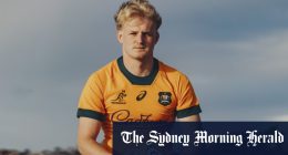 How Tom Lynagh broke news of Wallabies debut to famous father