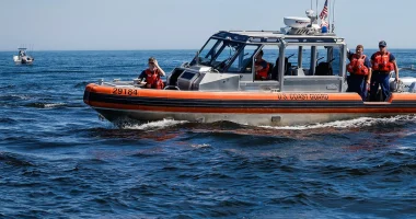 Search for Lake Michigan missing boaters resumes