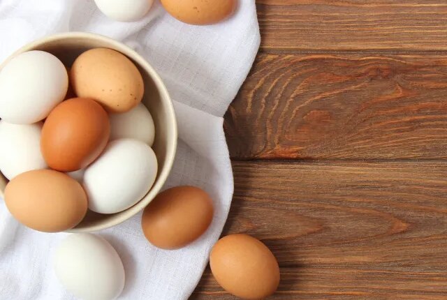 bowl of uncooked eggs