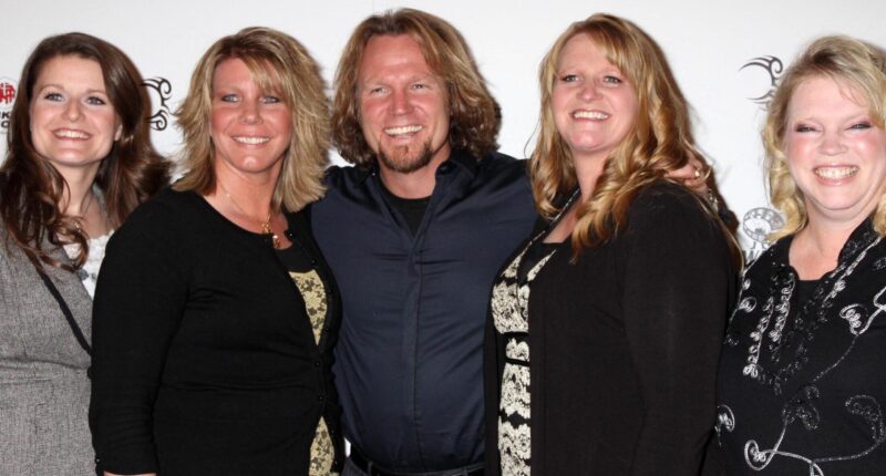 'Sister Wives' Janelle Brown Uninvited Kody To Daughter's Graduation As Feud Intensifies