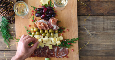 10 Stunning Christmas Charcuterie Board Ideas