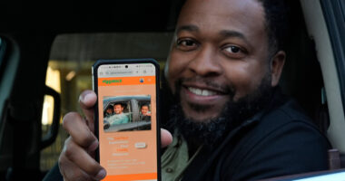 As Chicago Public School cut back on bus service, parents are turning to rideshare apps like PiggyBack Network, HopSkipDrive