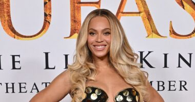 Beyonce fans are all saying the same thing after the singer quietly upgrades her $5 MILLION engagement ring