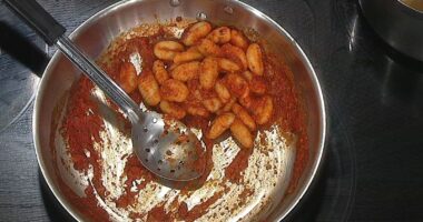 Chicago City Cruises Chef Francesco Simone shares Gnocchi with Tomato Ragu recipe on Cooking up a Storm