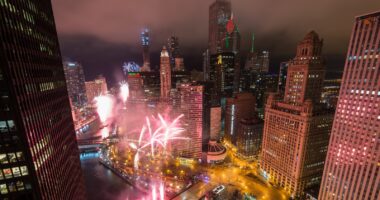 Chicago New Year's Eve 2024: Fireworks to light up Chicago River to ring in new year in addition to Navy Pier show