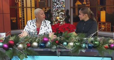 Comedian Correy Bell joins 'Windy City Weekend,' featuring Val Warner's New Year's resolutions, preview of Countdown Chicago 2025