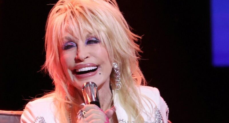 Dolly Parton Reveals Her Favorite Christmas Songs