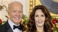 Fans spot bizarre Joe Biden detail in Wonder Woman's intimate White House Christmas picture