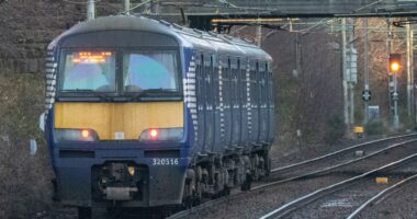 Labour bumper pay deal for train drivers could cause Christmas travel havoc