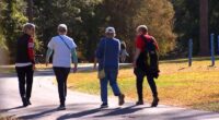 📚Love reading, nature? This Florida book club takes the library outdoors