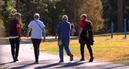 📚Love reading, nature? This Florida book club takes the library outdoors