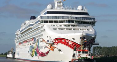 Man on vacation with family goes overboard on Norwegian cruise ship in Bahamas