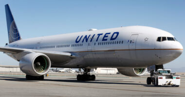 Mystery after dead body found in wheel well of United Airlines plane after it landed in Hawaii on Christmas Eve