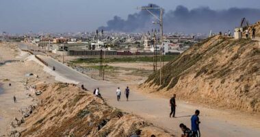 Negotiators say Israel and Hamas are inching toward a ceasefire deal. This is what it may look like