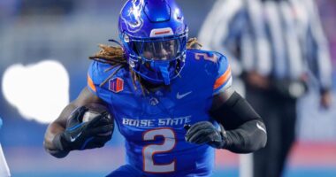 No. 10 Boise State grabs CFP spot, beating No. 19 UNLV 21-7 in Mountain West championship