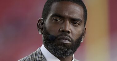 Randy Moss reveals cancer diagnosis and says he can't walk without a cane in heartbreaking health update