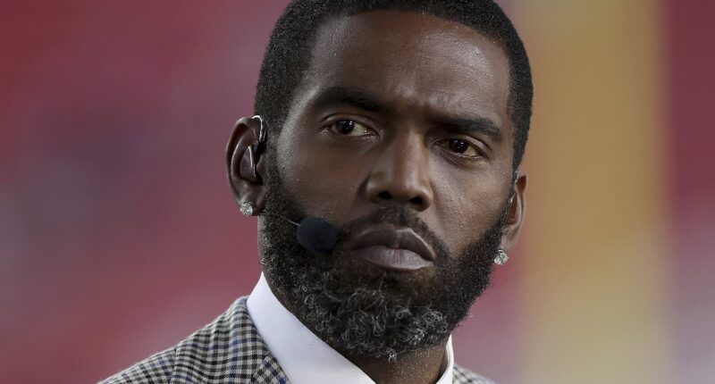 Randy Moss reveals cancer diagnosis and says he can't walk without a cane in heartbreaking health update