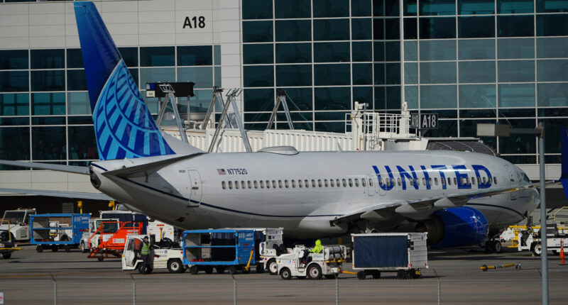 United becomes 1st airline to use AirTag tracking luggage