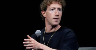 Mark Zuckerberg will cohost reception with Republican billionaires for Trump inauguration