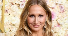 Nikki Glaser's Chest Exposed While Singing Taylor Swift Song Backstage At Golden Globes