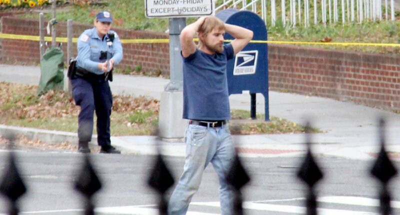 'Pizzagate' attacker killed after pointing gun at cop