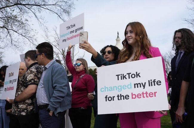 TikTok Comes Back From the Dark After Trump Vows Executive Order