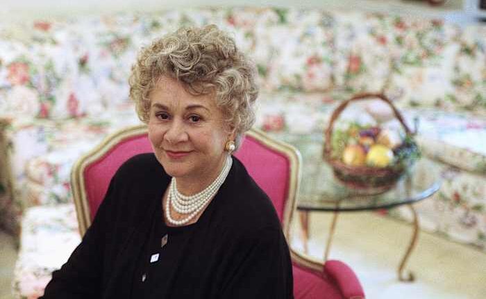 Tony Award-winning British actor Joan Plowright, widow of Laurence Olivier, dies at 95