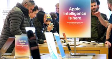 UK watchdog targets Apple, Google mobile ecosystems with new digital market powers