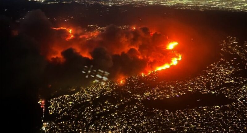 United Airlines passenger that landed at LAX recalls harrowing bird's-eye view of raging wildfire