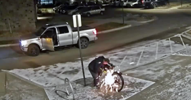 WATCH: Brazen thief swipes e-bike in minutes from Highlands Ranch complex